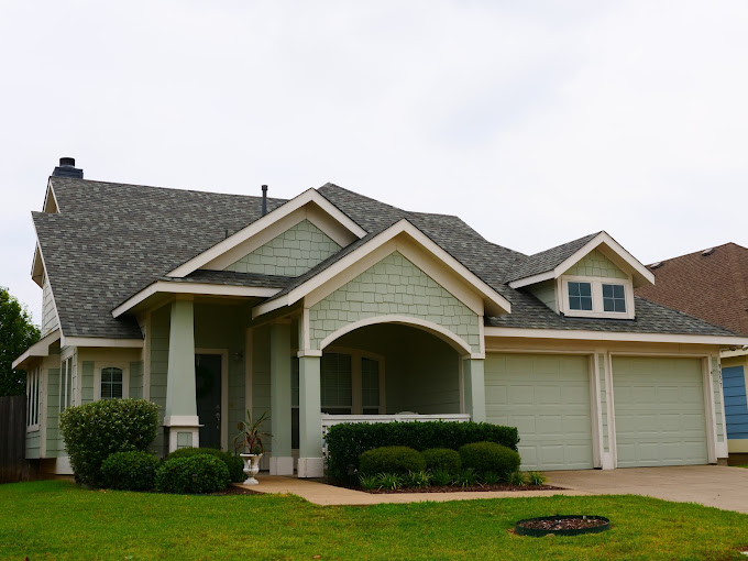 Signs You Need Roof Repair Before Leaks Spread